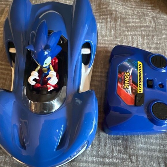 NKOK Team Sonic Racing 2.4Ghz Remote Controlled Car with Turbo Boost. - Picture 5 of 7